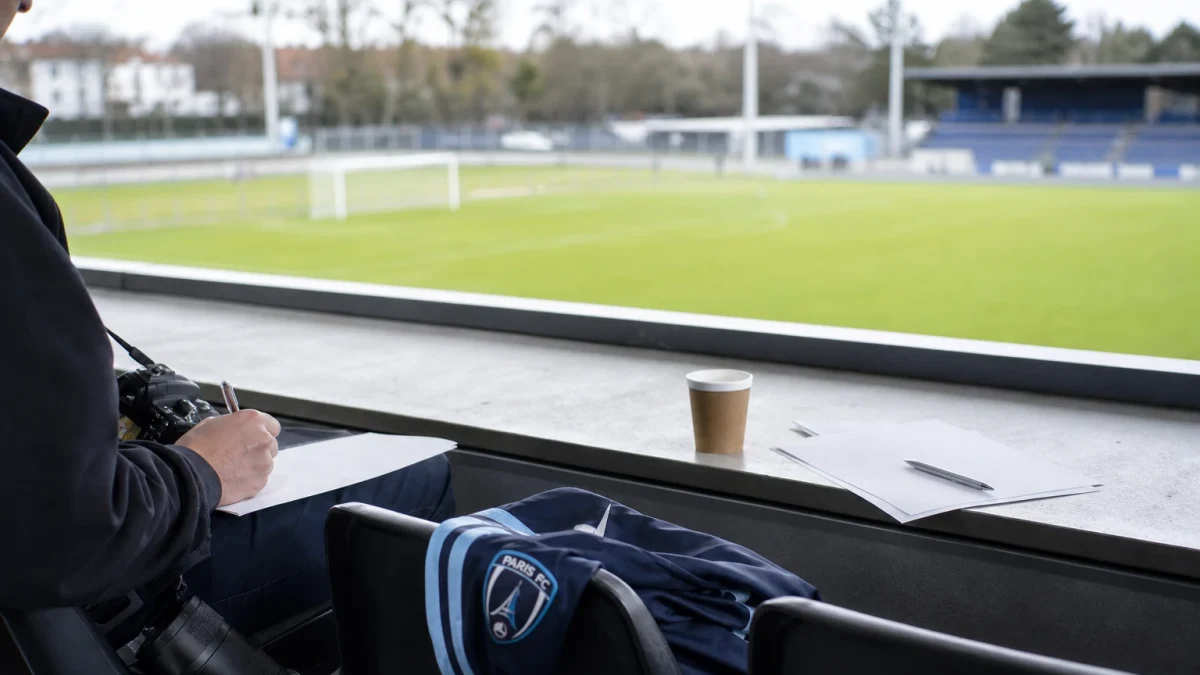 Paris FC lånar ut Christ Okou till Clermont